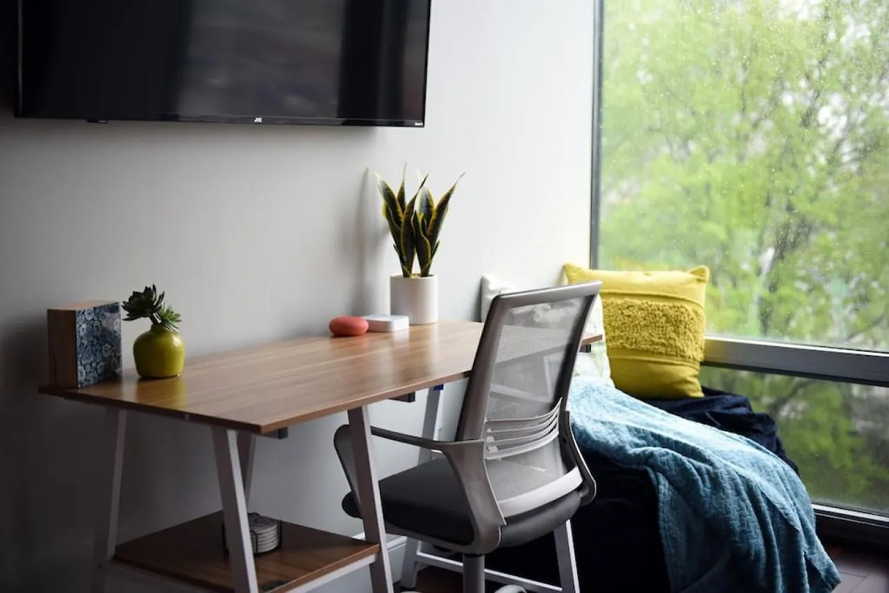 דירה פיטסבורג Hostwise Stays - The Washington At Chatham - Free Parking, Private Gym, Skyline Views! ארצות הברית